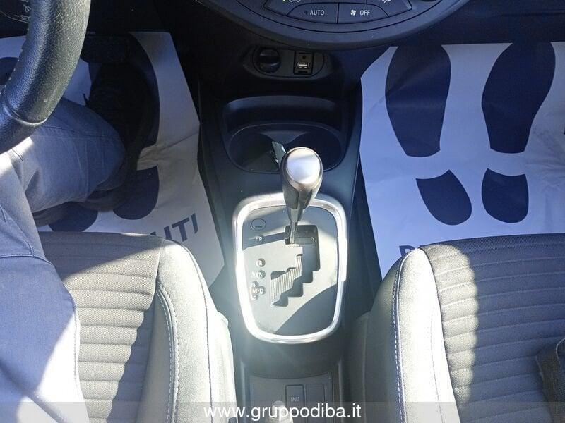 Toyota Yaris III 2015 Benzina 5p 1.3 Lounge multidrive S