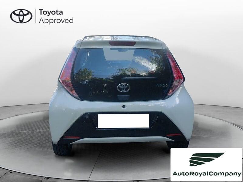 Toyota Aygo 1.0 VVT-i x-wave km 11600