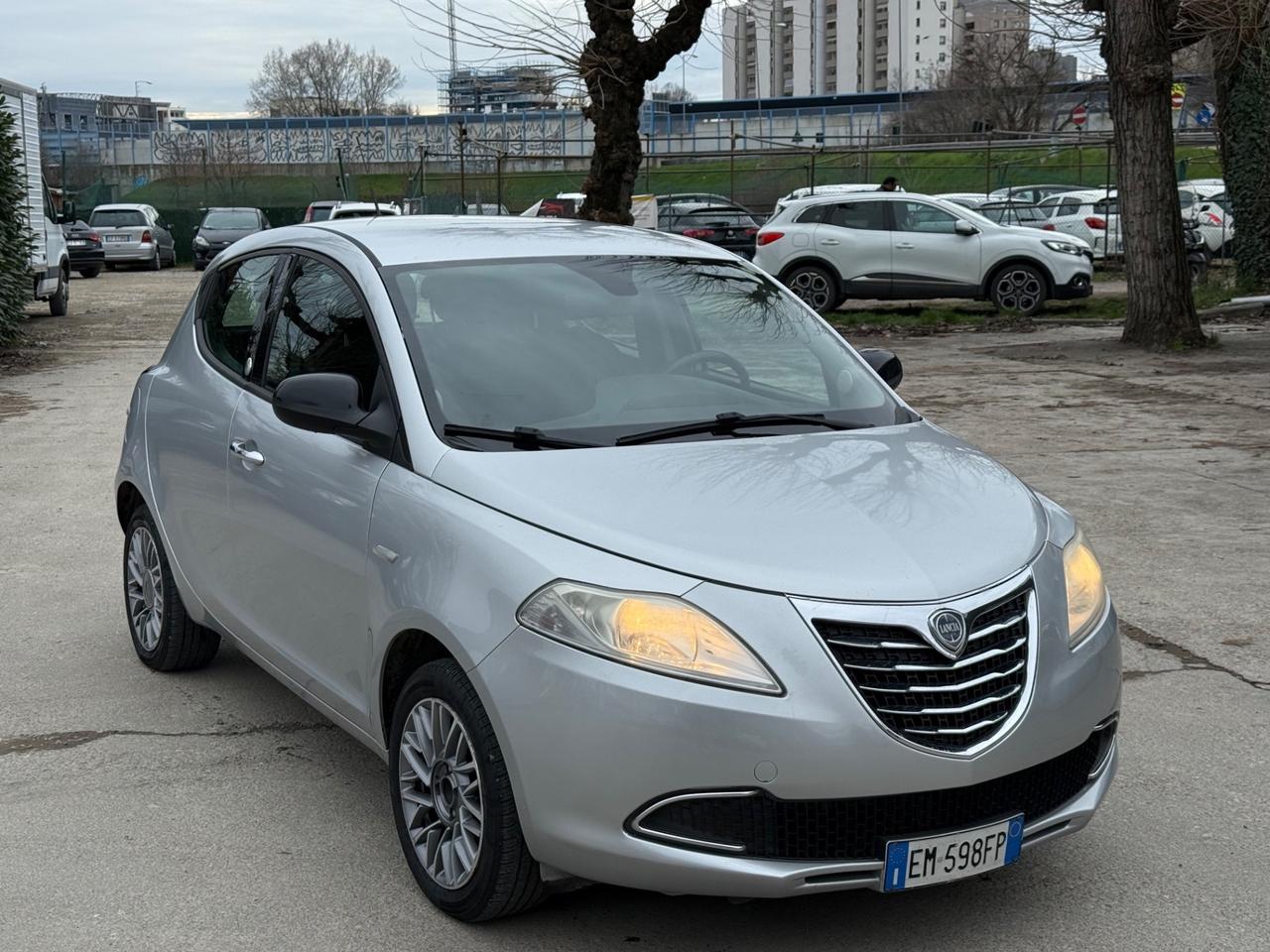 Lancia Ypsilon 1.2 69 CV 5 porte GPL Ecochic Gold