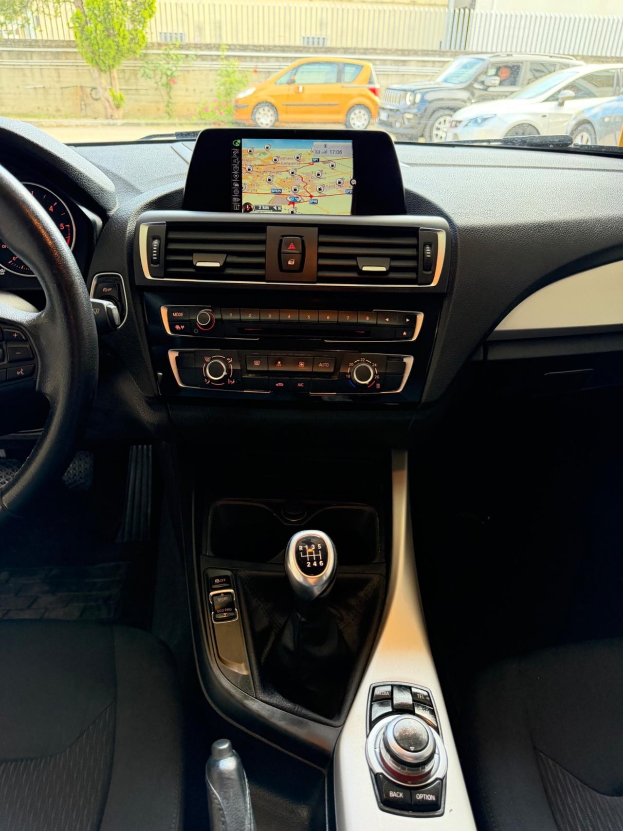 Bmw 116d 2016 5p. Urban