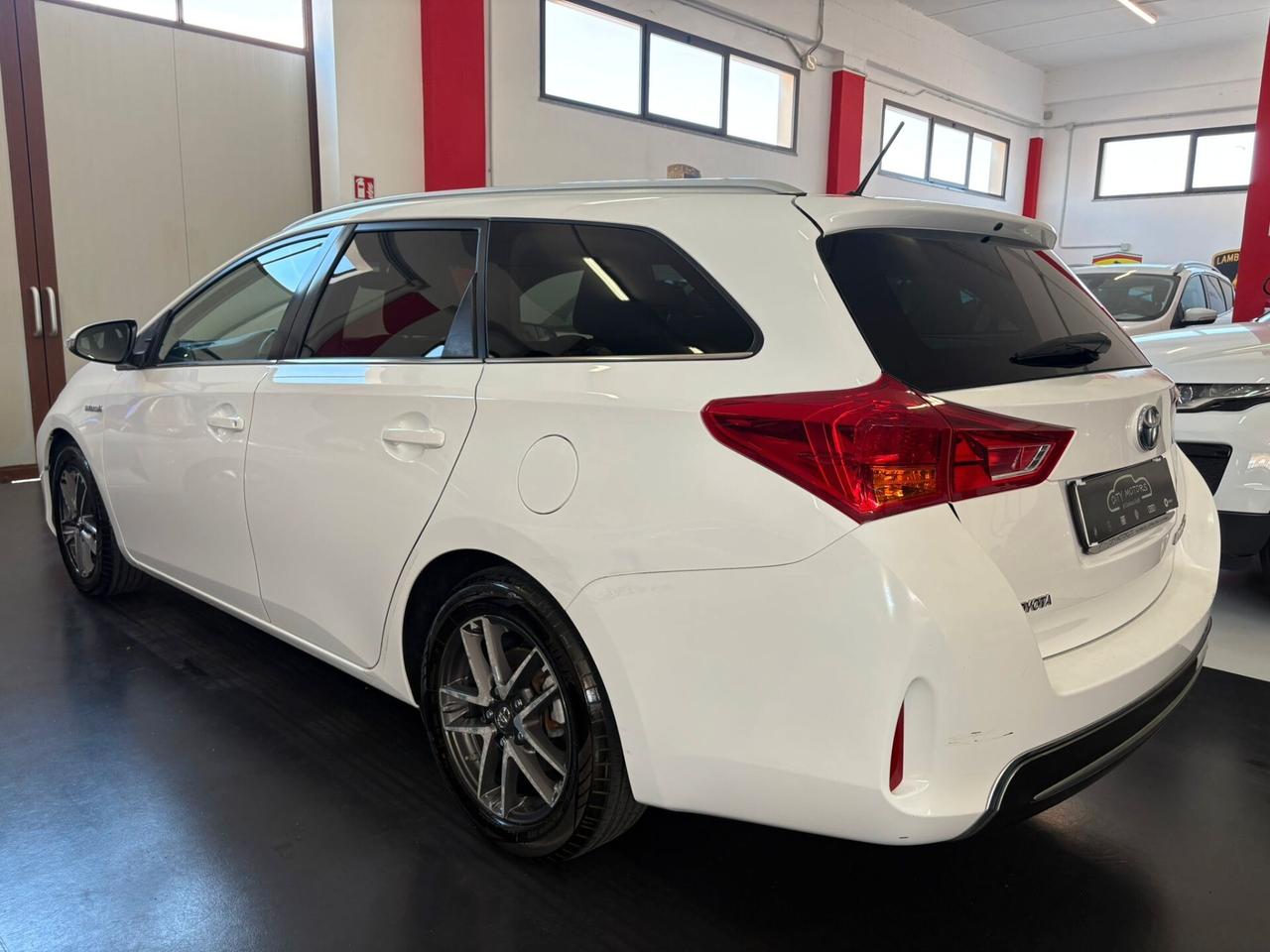 Toyota Auris Touring Sports 1.8 Hybrid Lounge