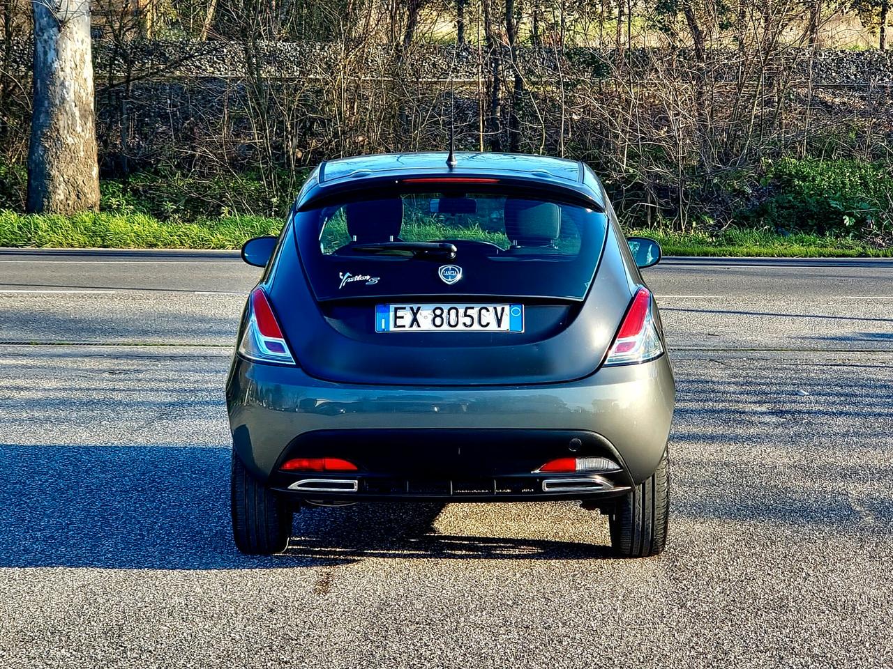 Lancia Ypsilon 1.2 69 CV 5 porte S&S Platinum 2014-E6 NEO.