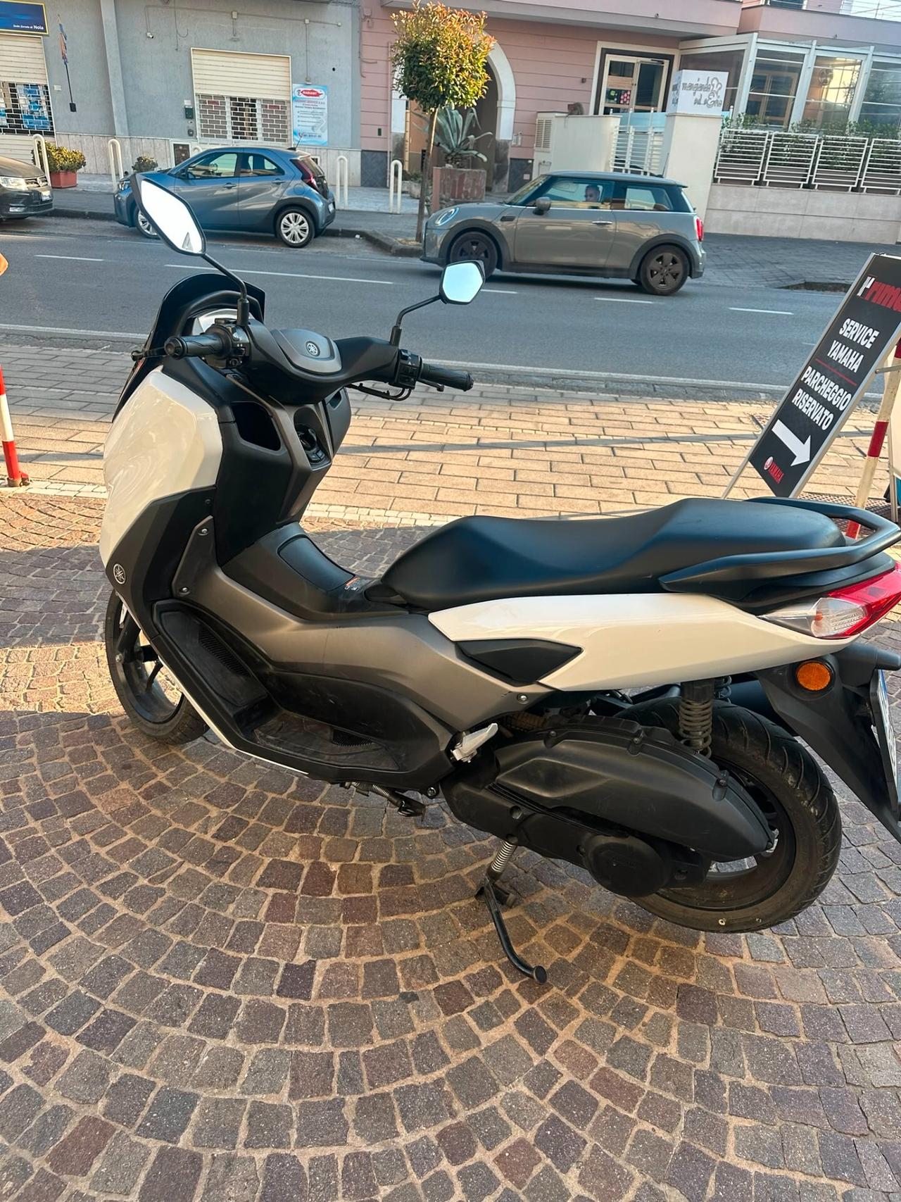 Yamaha NMAX BASE