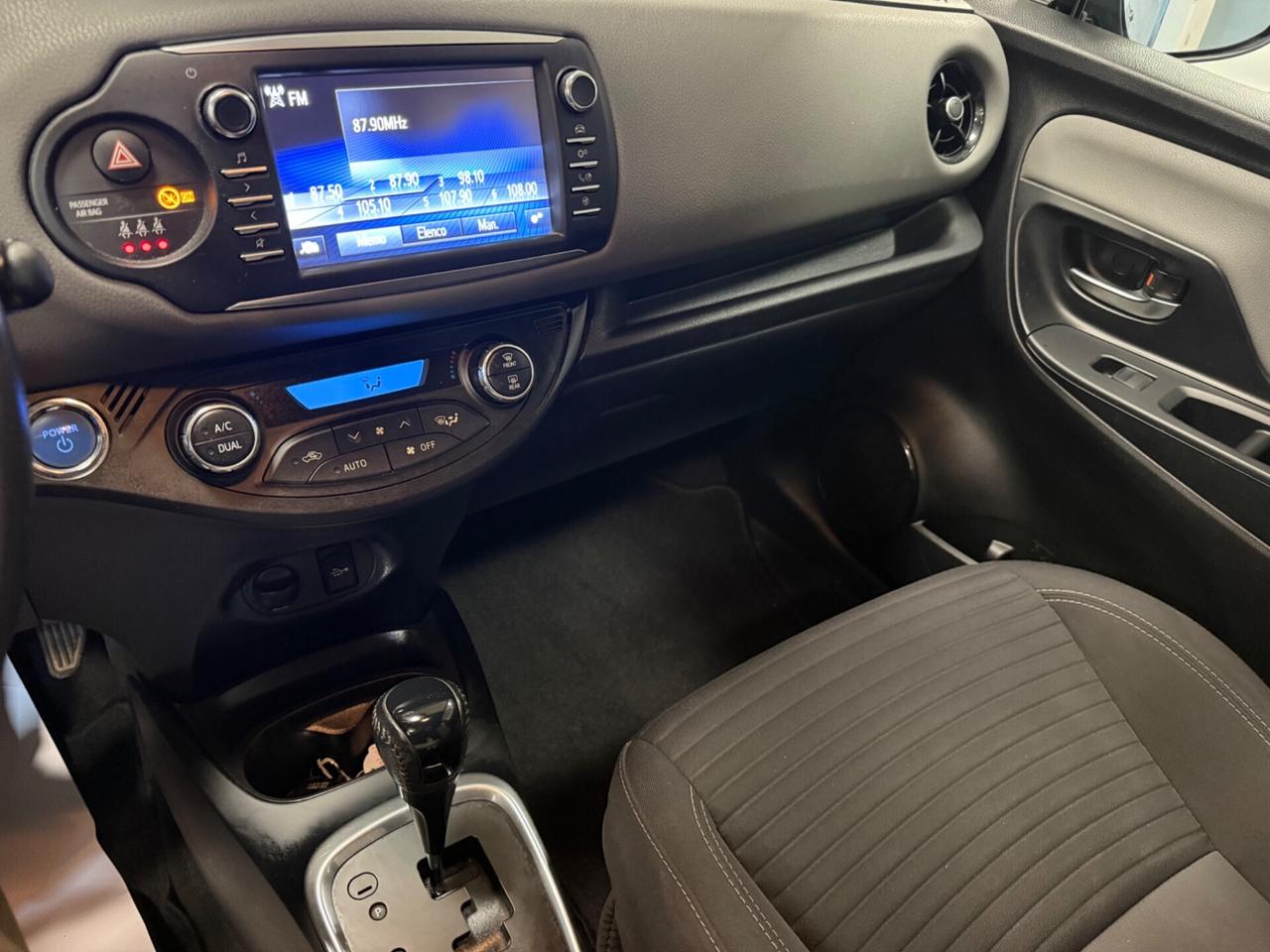 Toyota Yaris 1.5 Hybrid Grey Edition Auto 73CV