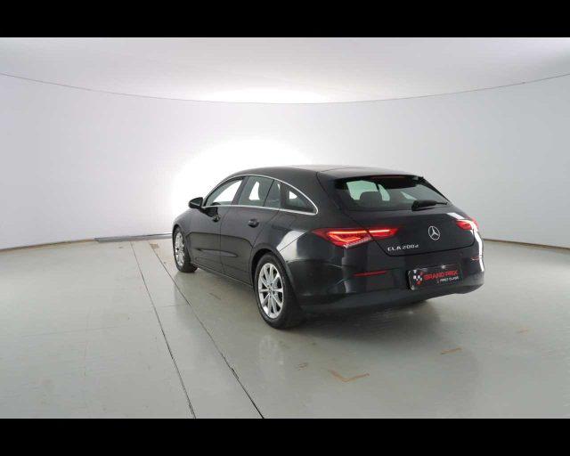 MERCEDES-BENZ CLA 200 d Automatic Shooting Brake Business Extra