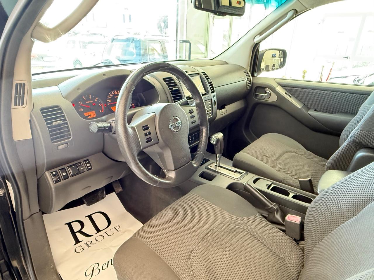 Nissan Navara 2.5 dCi DoubleCab premium automatico