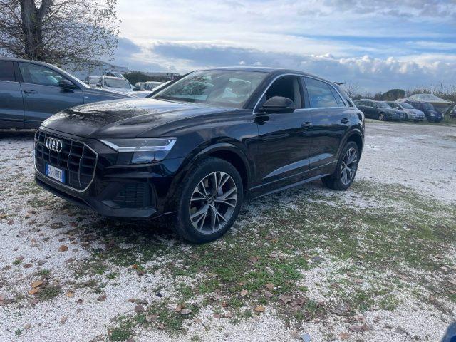 AUDI Q8 45 TDI quattro tiptronic Sport