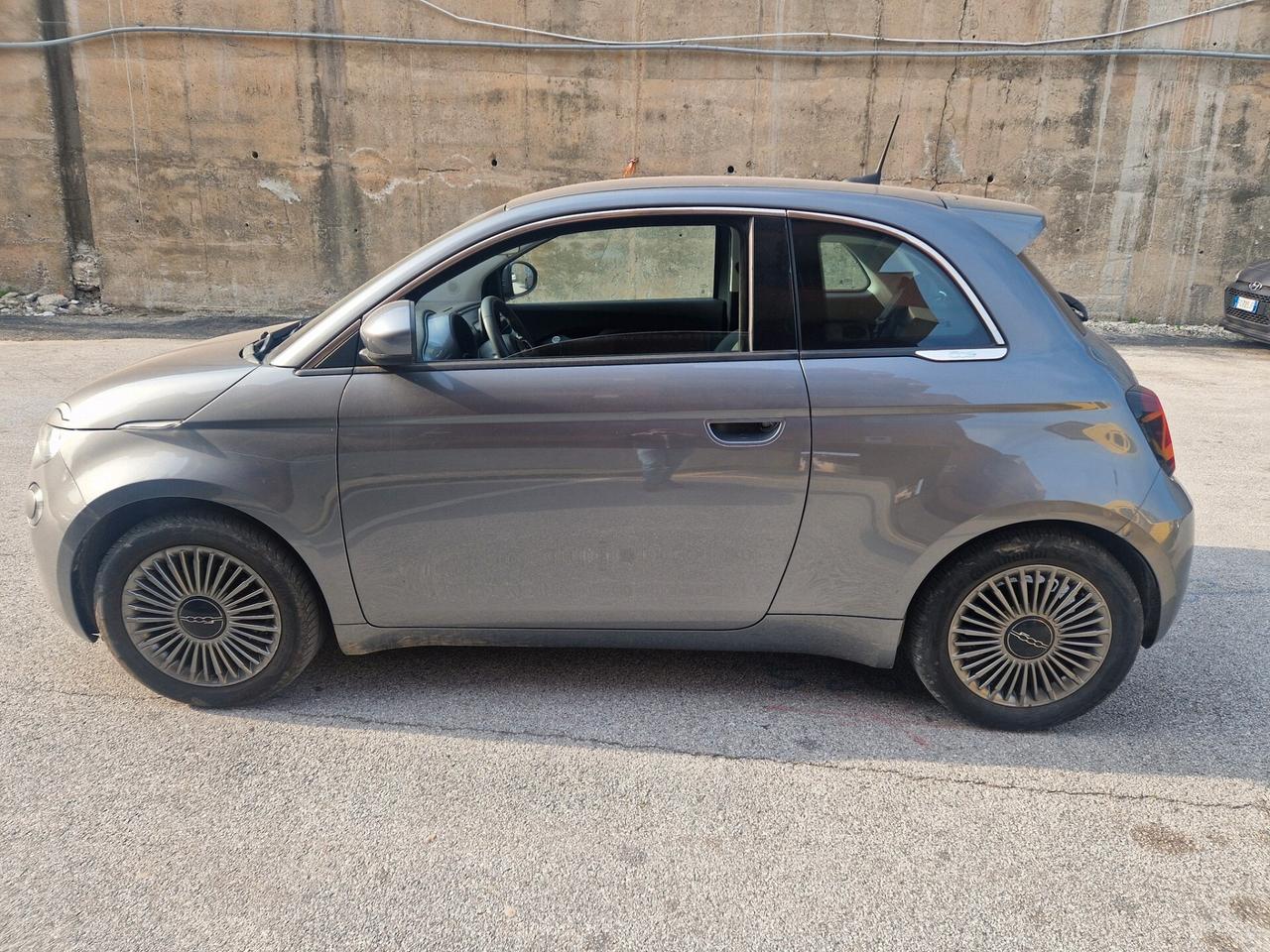 Fiat 500 La Prima 3 1 42 kWh