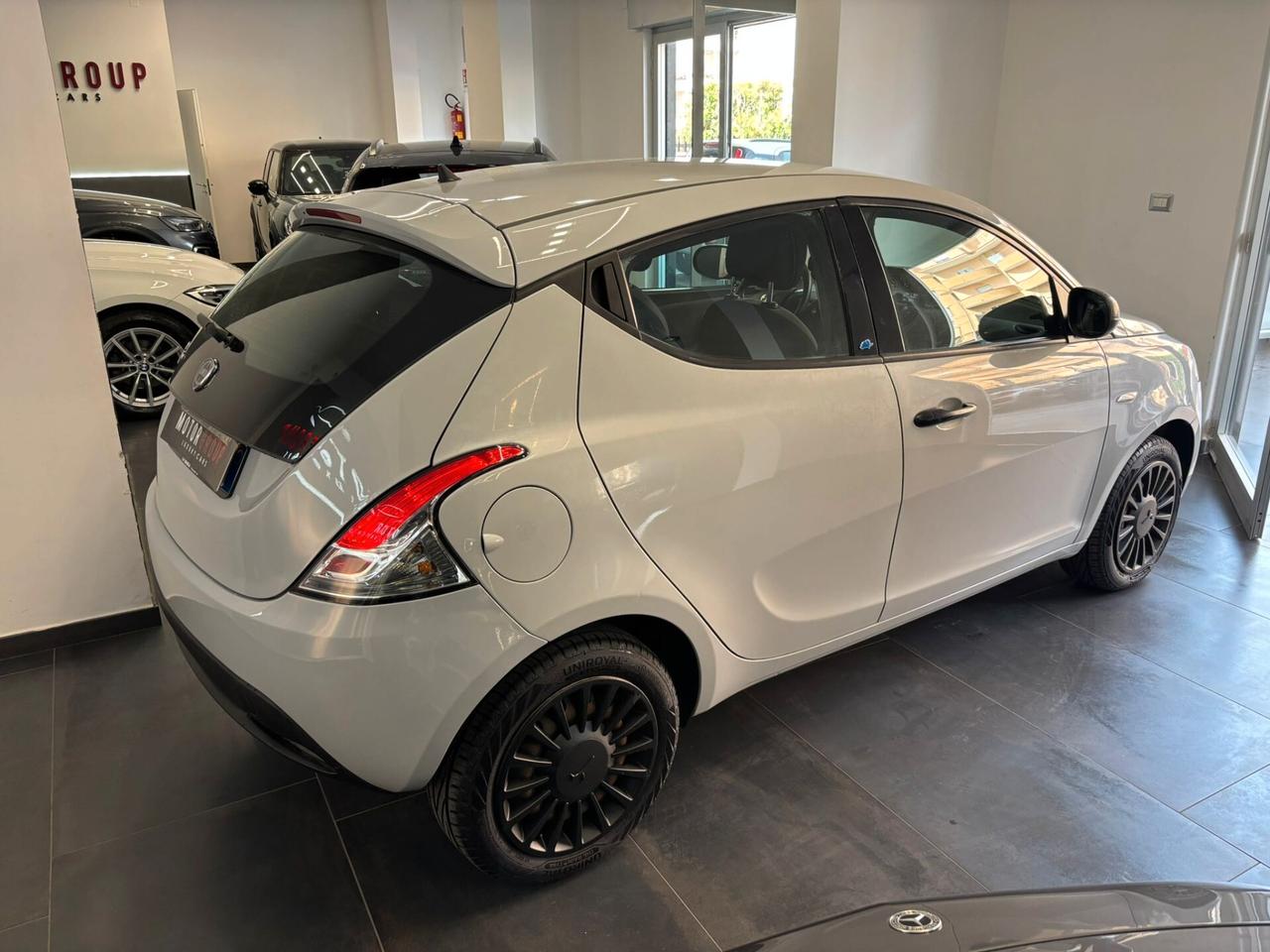 Lancia Ypsilon 1.2 69 CV 5 porte GPL Ecochic Platinum