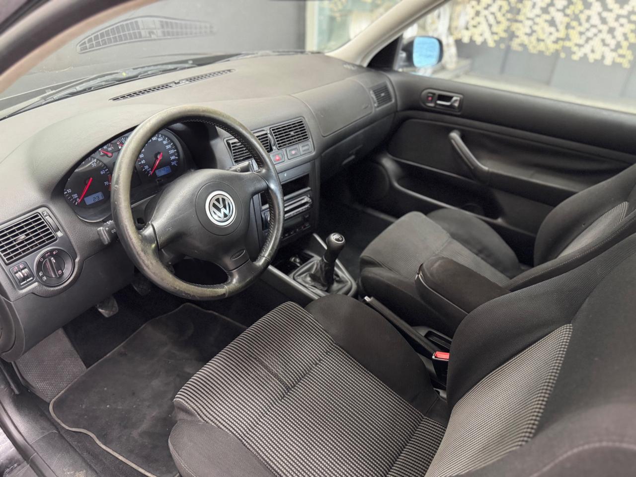 Volkswagen Golf IV 1.6 Benzina