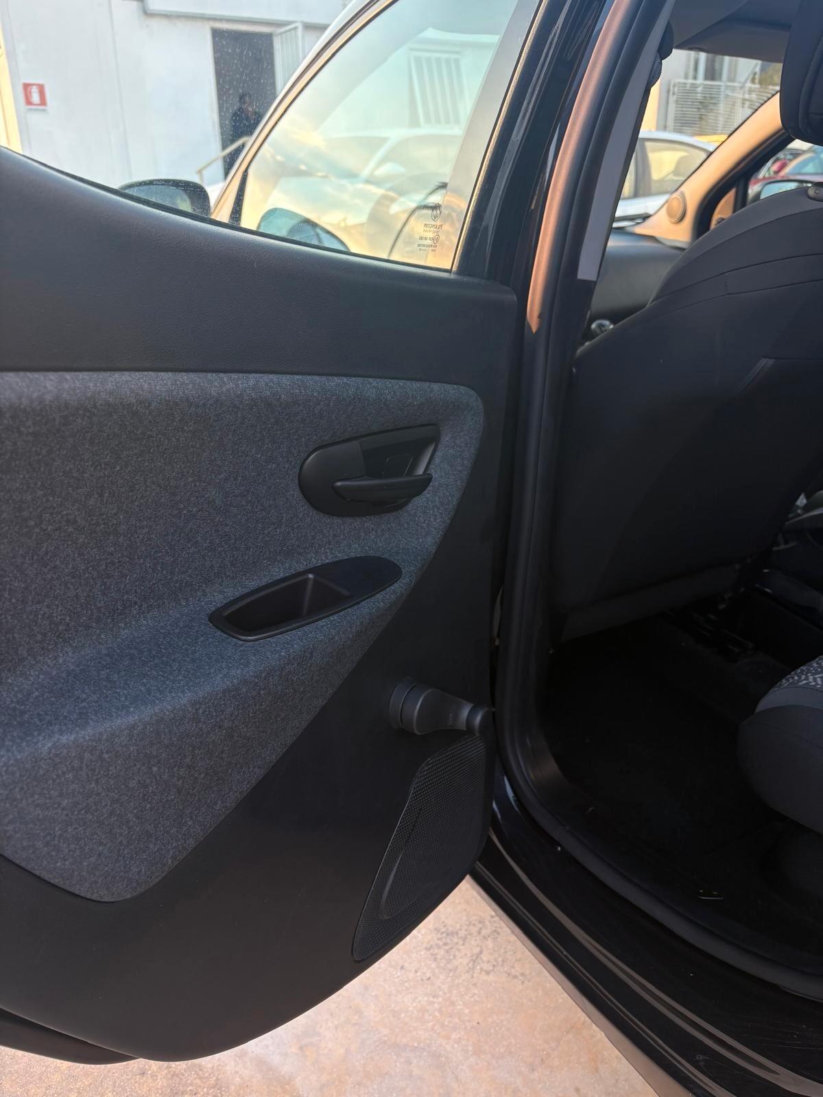 Lancia Ypsilon 1.2 69 CV 5 porte GPL Ecochic Elefantino Blu