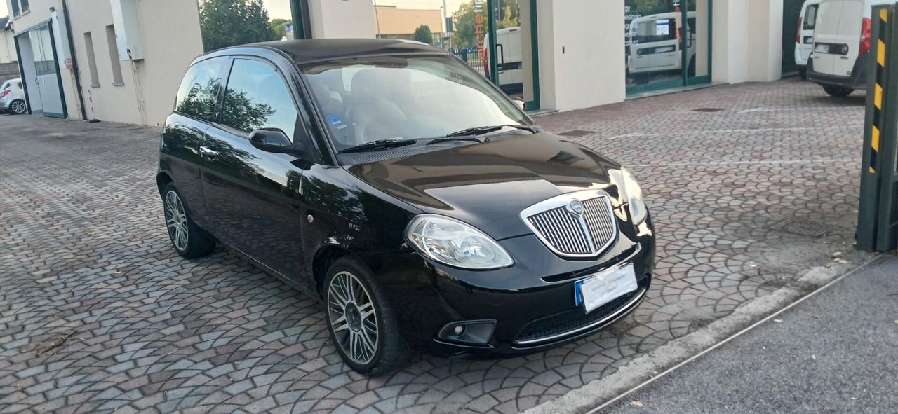 Pochi km Lancia Ypsilon diesel neopatentati