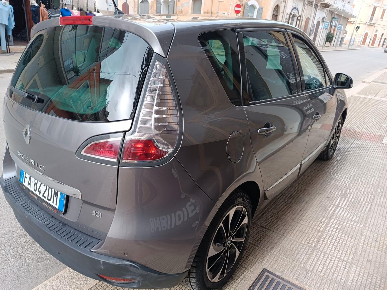 Renault Scenic Scénic dCi 110 CV LIMITED BOSE NAVI CAMERA
