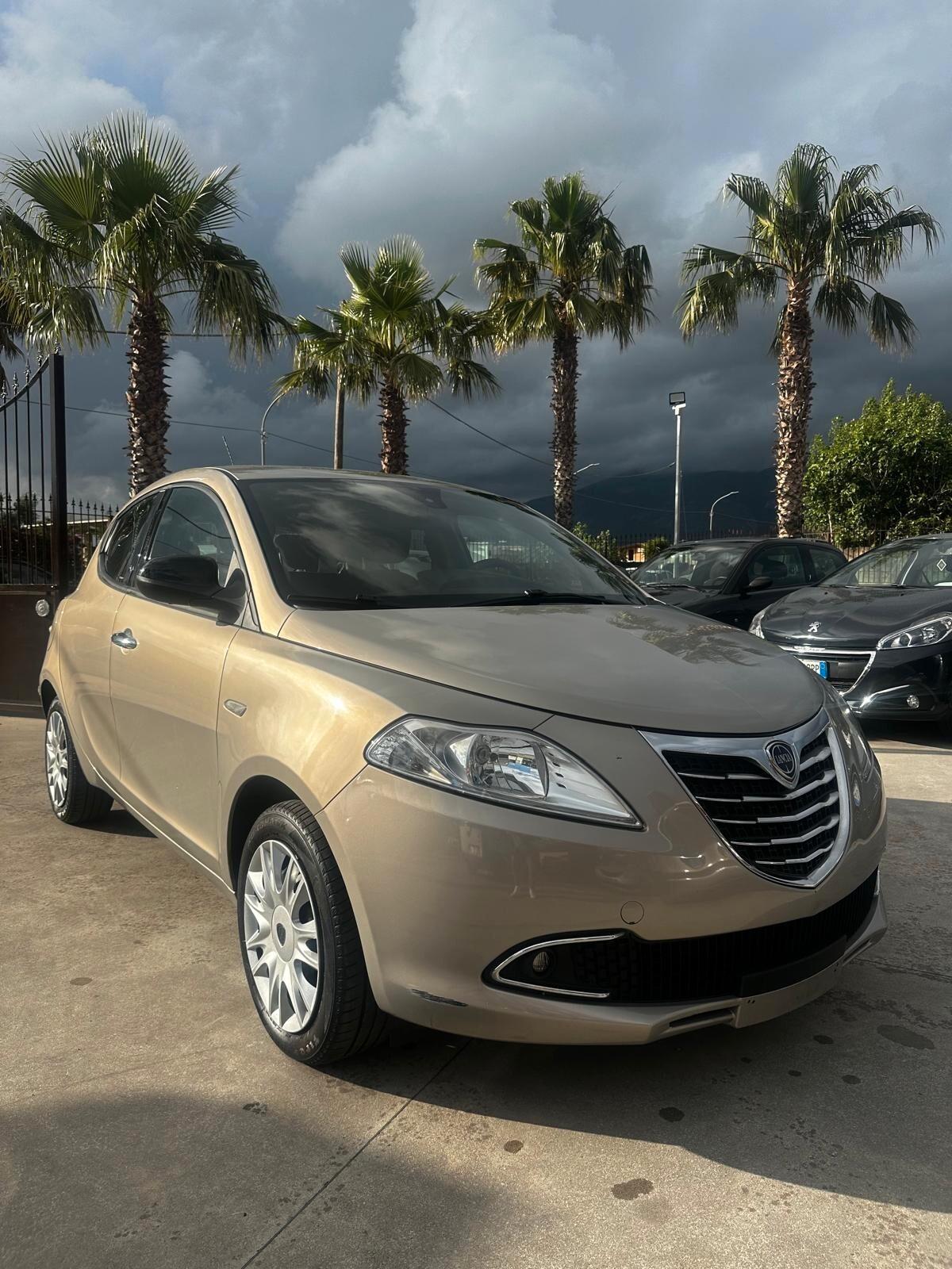 Lancia Ypsilon 1.2 69 CV 5 porte S&S Gold