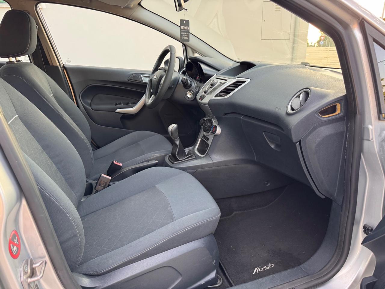 Ford Fiesta Ikon 1.4 TDCi 70CV 5 porte OK NEOPATENTATI