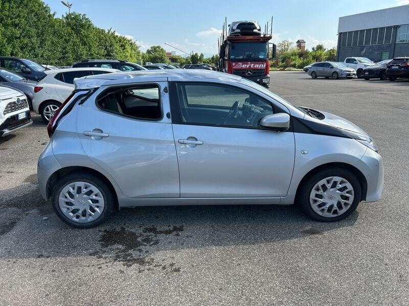 Toyota Aygo 1.0 VVT-i 72 CV 5 porte x-play MMT IVA ESPOSTA COMPRESA INCIDENTATA
