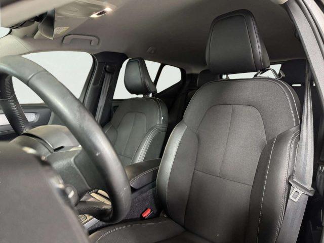 VOLVO XC40 T3 MOMENTUM PRO AUTOMATICA