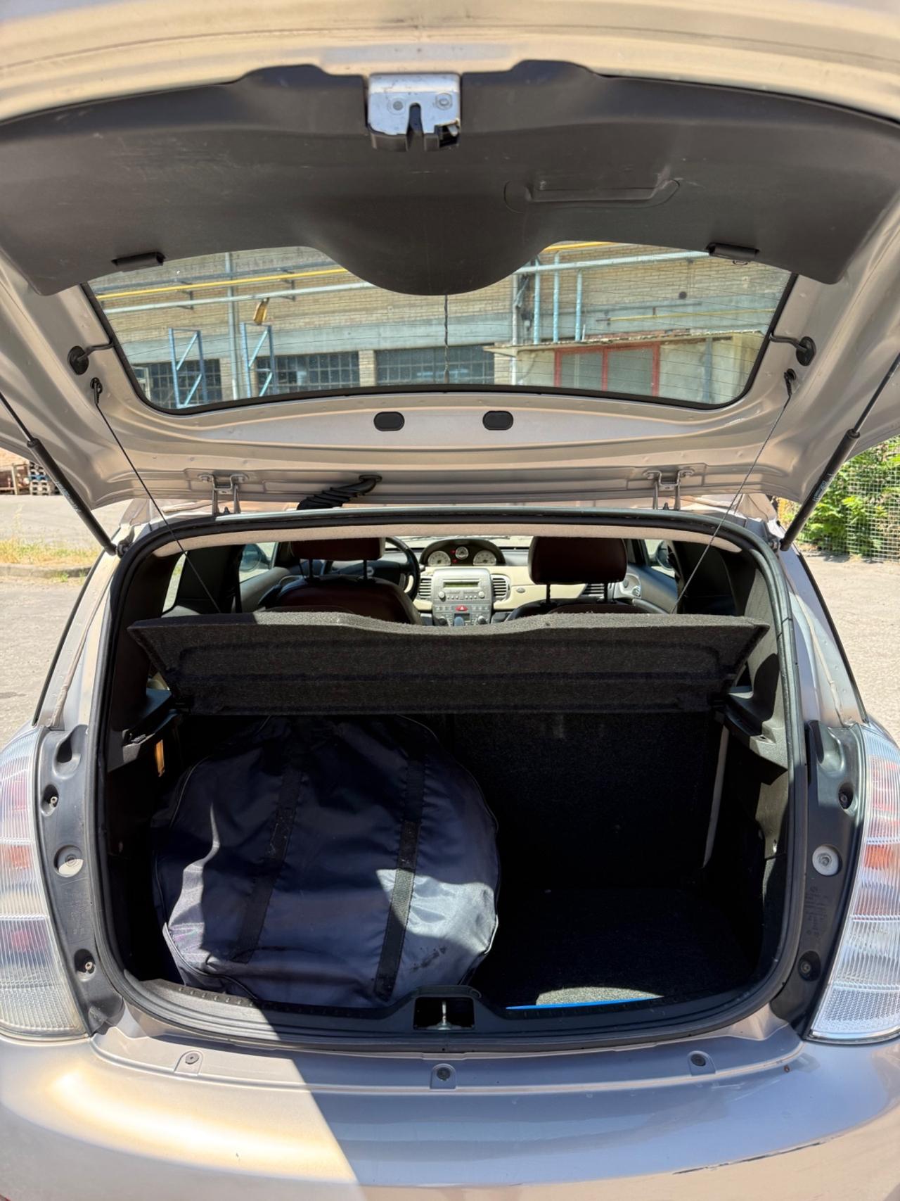 Lancia Ypsilon 1.4 Argento