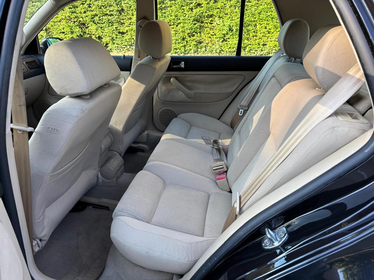 Volkswagen Golf 1.6 16v Aut. Highline ASI