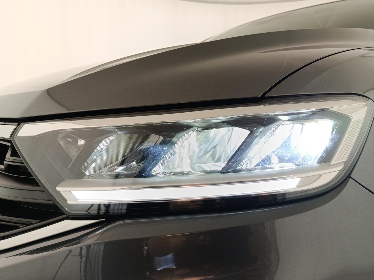 VOLKSWAGEN T-Roc - T-Roc 1.0 TSI Style
