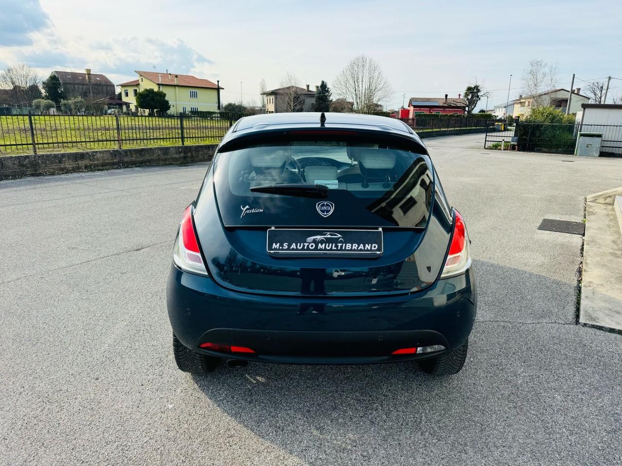 Lancia Ypsilon 1.2 benzina 2016 neo patentati