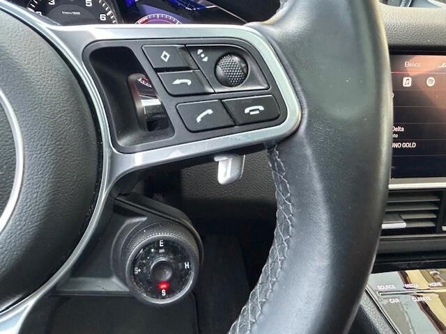 Porsche Cayenne Coupé 3.0 V6 E-Hybrid Platinum Edition