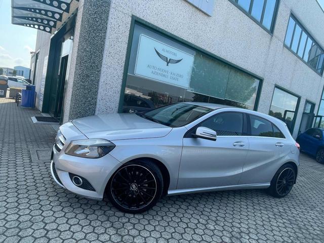 MERCEDES-BENZ A 200 Premium