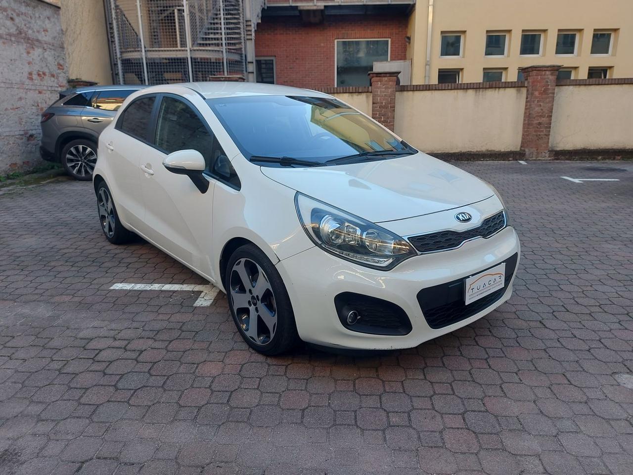 Kia Rio 1.4 crdi 90 cv neopatentati