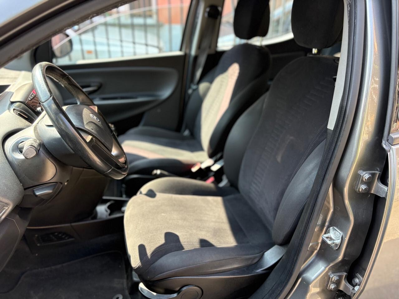 Lancia Ypsilon 0.9 TwinAir Metano Ecochic Gold 2013