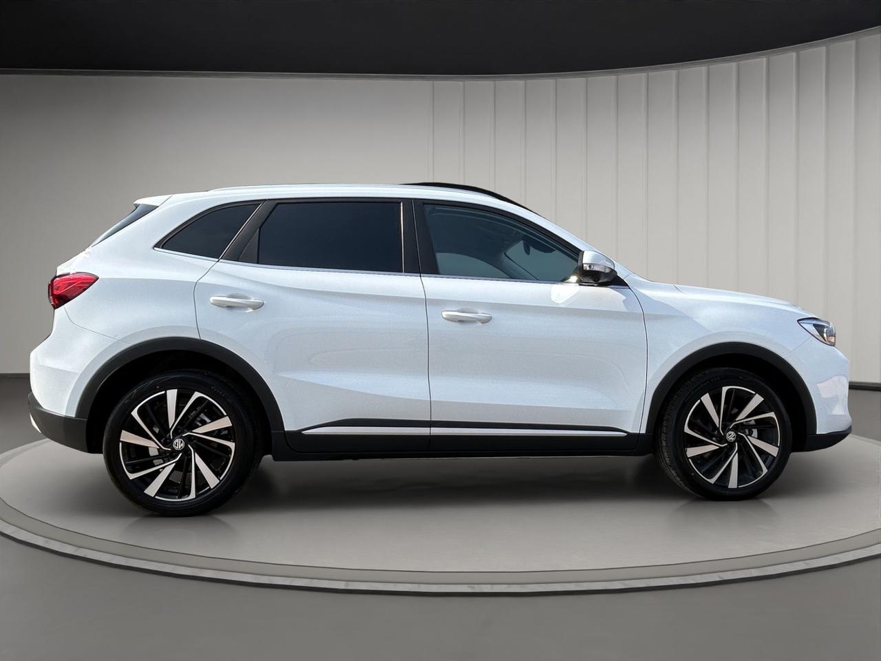 Mg ZS 1.5 hybrid+ Luxury auto