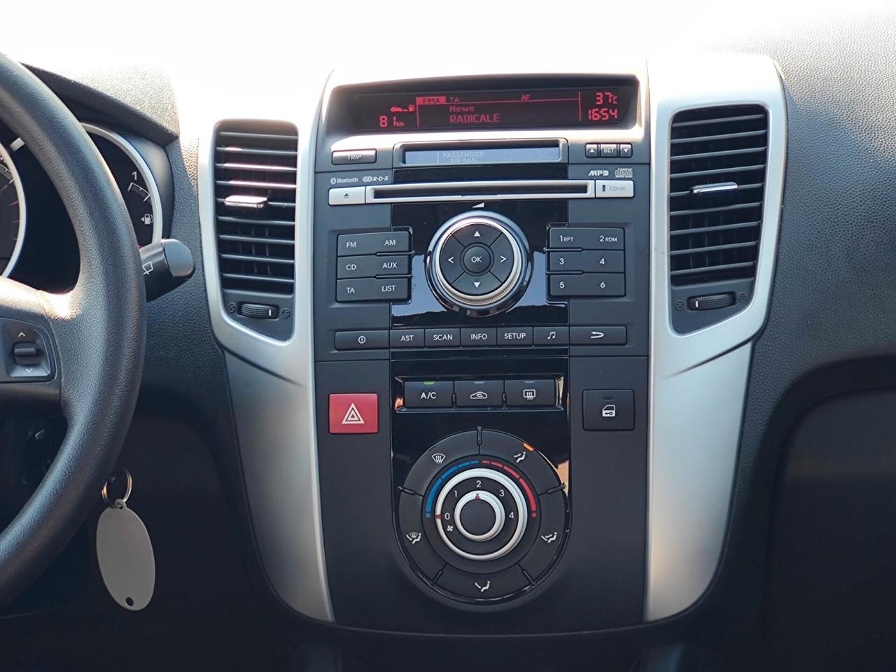 Kia Venga 1.4 CVVT Active, TETTO APRIBILE E FULL PANORAMICO, GARANZIA L.12 MESI