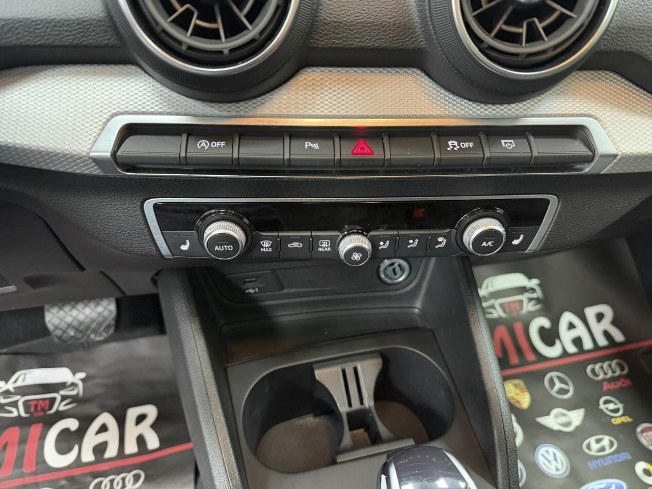 Audi Q2 35 TDI S-LINE S tronic Identity Black