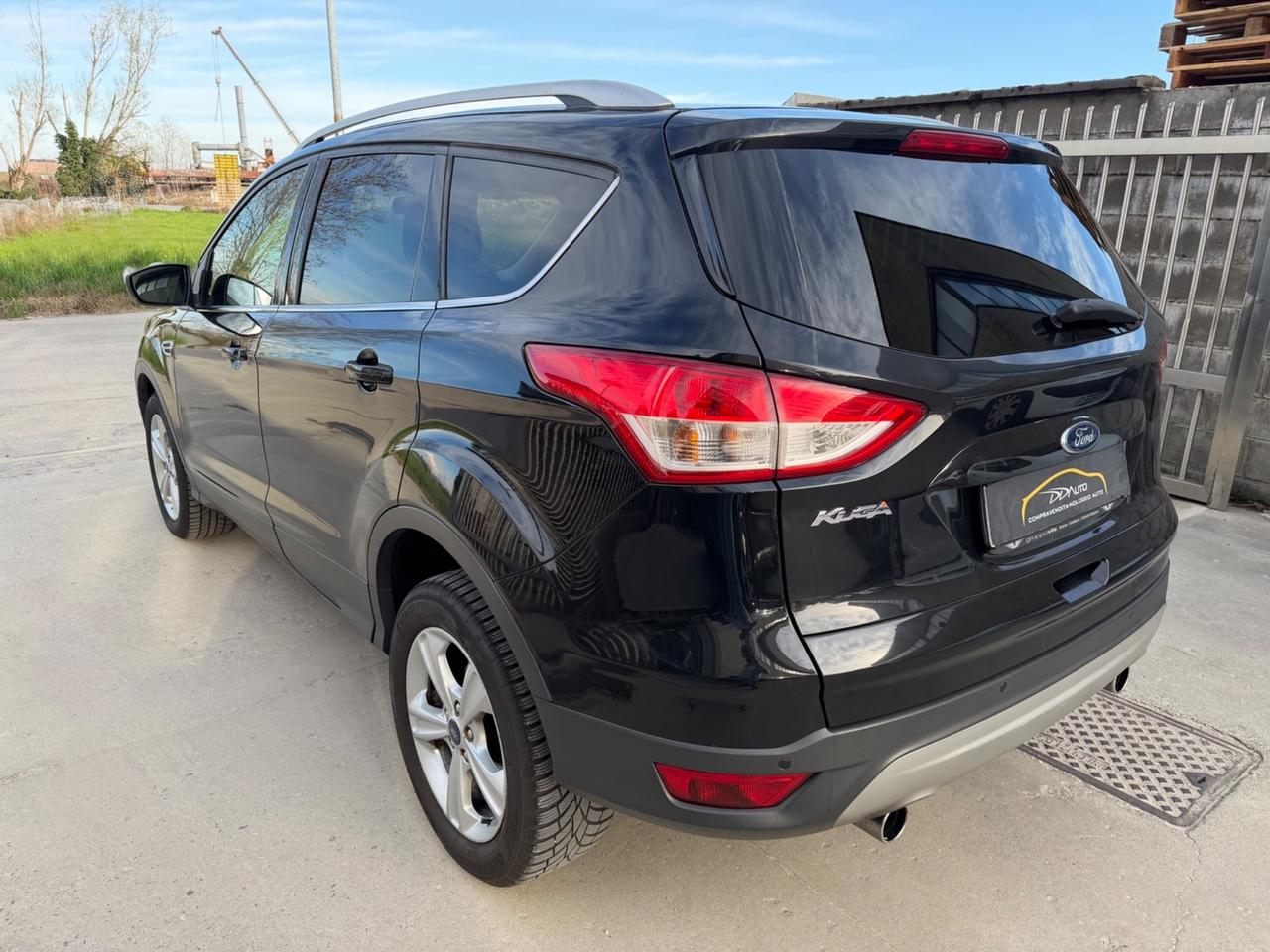Ford Kuga 2.0 TDCI 140 CV 4WD Powershift Titanium