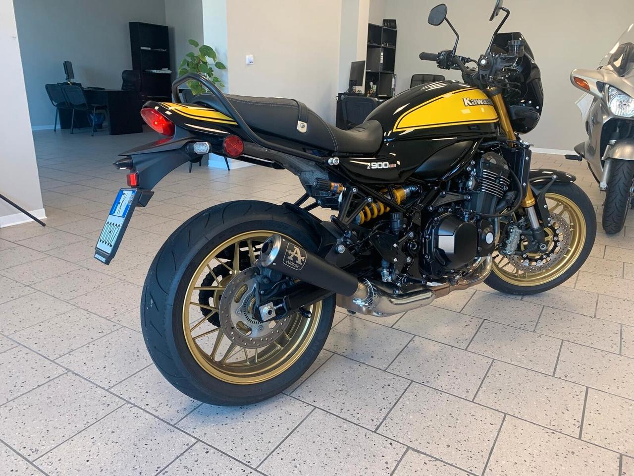 Kawasaki Z 900 RS Unicoprop. accessoriata