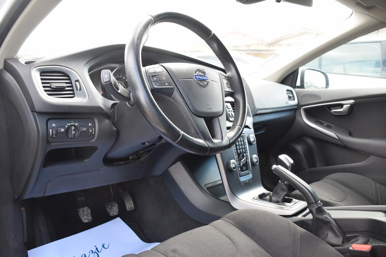 Volvo V40 GANCIO D2 1.6 115CV Business Edition NAVI CRUISE SENSORI BT OK NEOPATENTATI