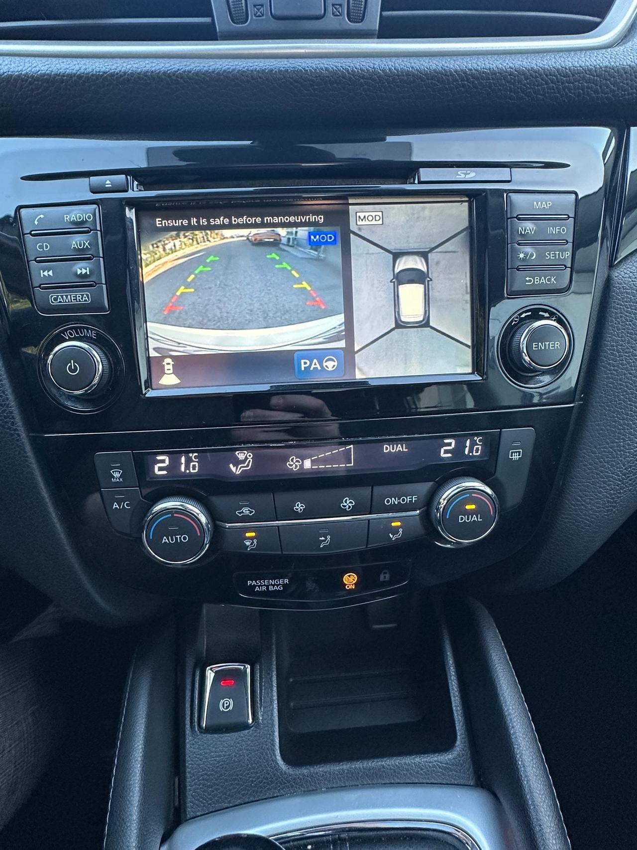 Nissan Qashqai 1.6 dCi 2WD Tekna - 2015