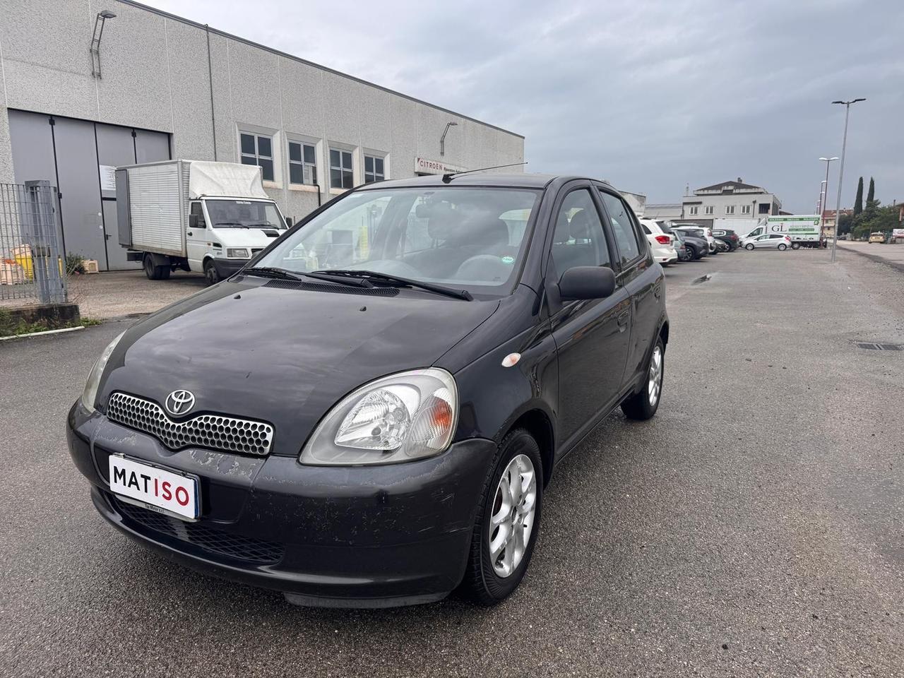 Toyota Yaris 1.0i 16V cat 5 porte Sol