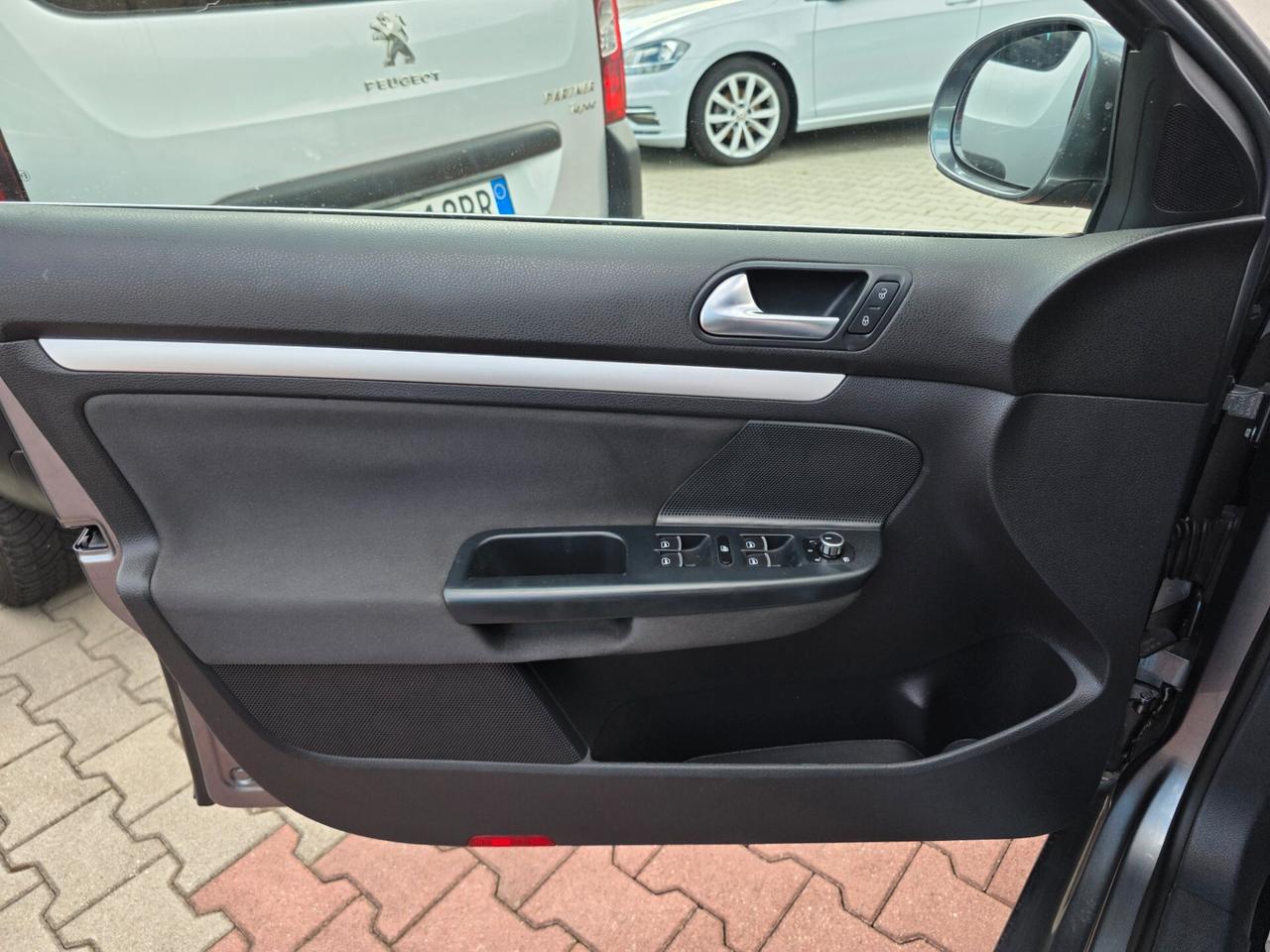 Volkswagen Golf Variant 2.0 TDI 140CV perfetta e garantita