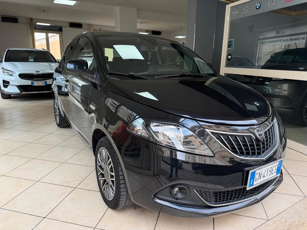 Lancia Ypsilon 1.0 FireFly 5 porte S&S Hybrid Silver Plus