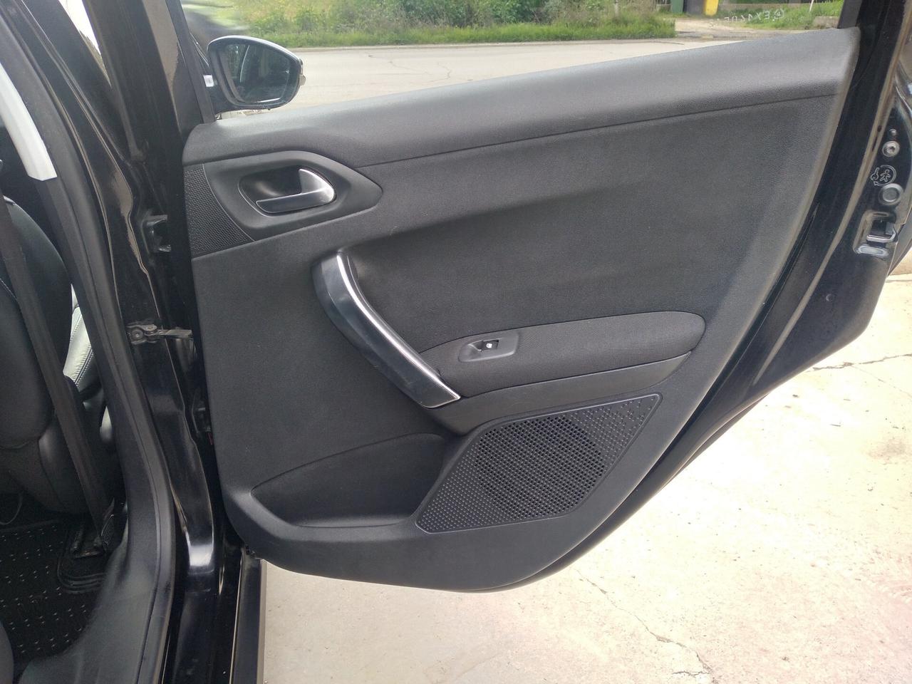 Peugeot 20081.6 BlueHDi S&S Black Matt