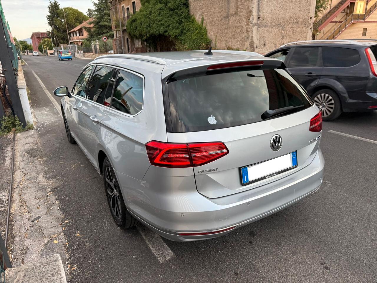 Volkswagen Passat Variant 2.0 TDI 150cv DSG Full Opt - Superprezzo