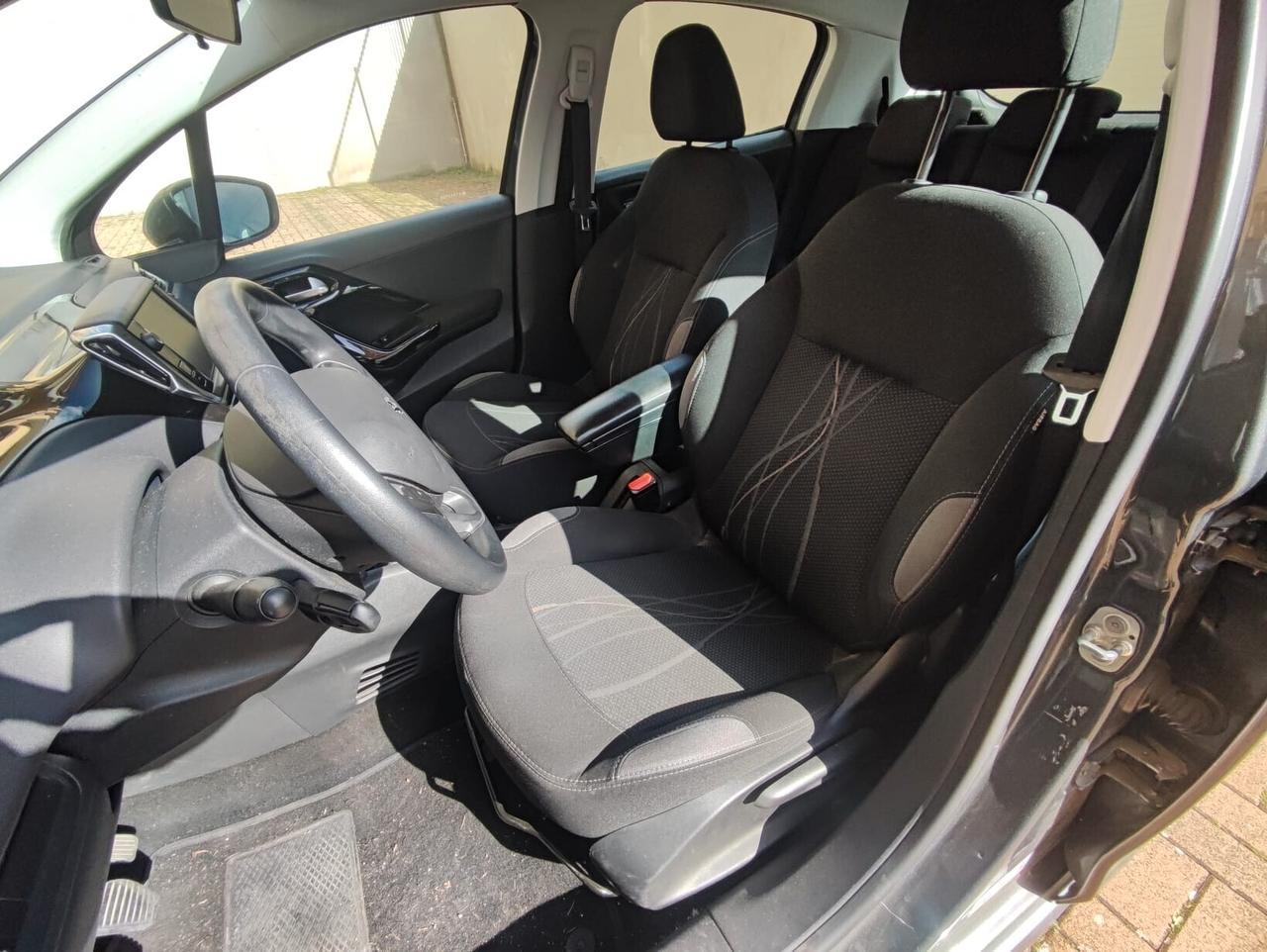 Peugeot 208 PureTech 82 5 porte Allure