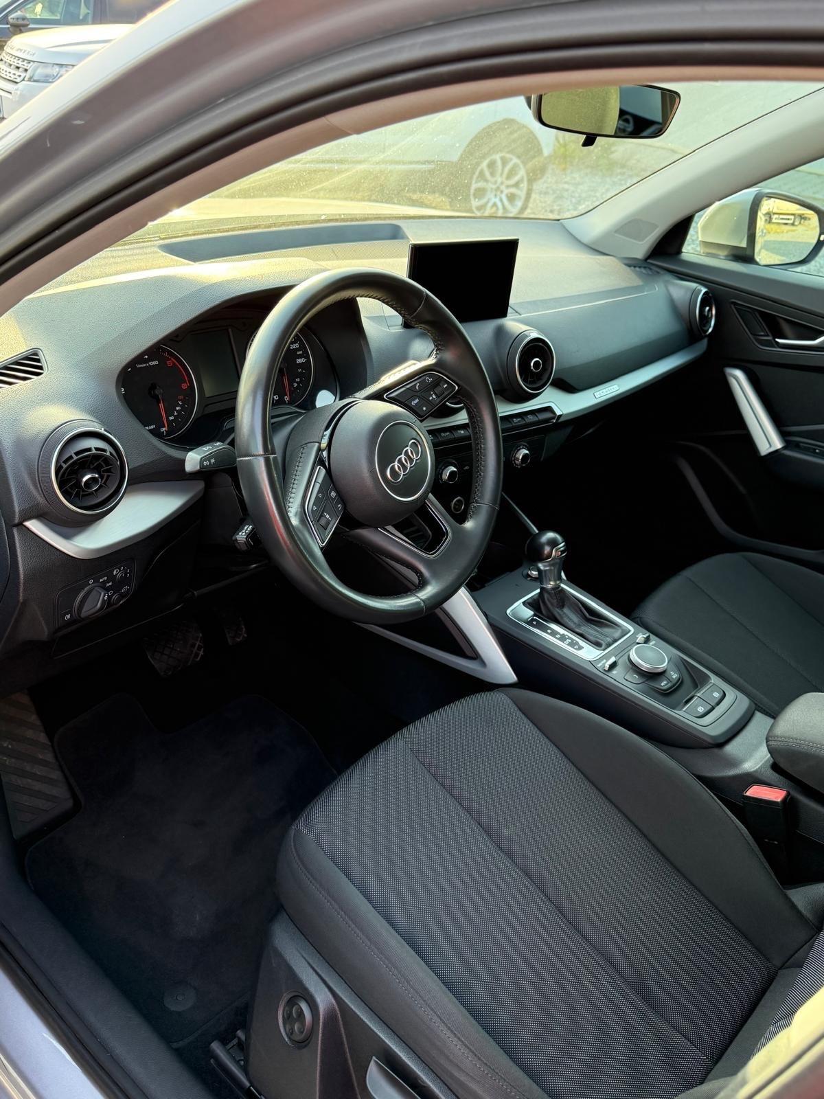Audi Q2 35 TDI S tronic Business