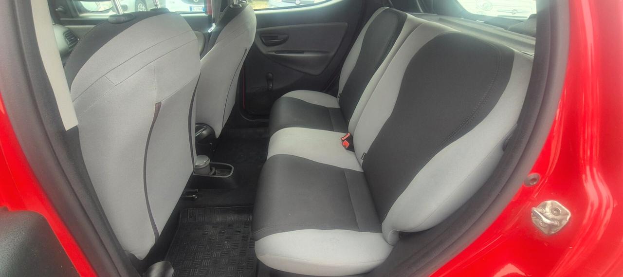 Lancia Ypsilon 1.2 69 CV 5 porte GPL Ecochic Silver