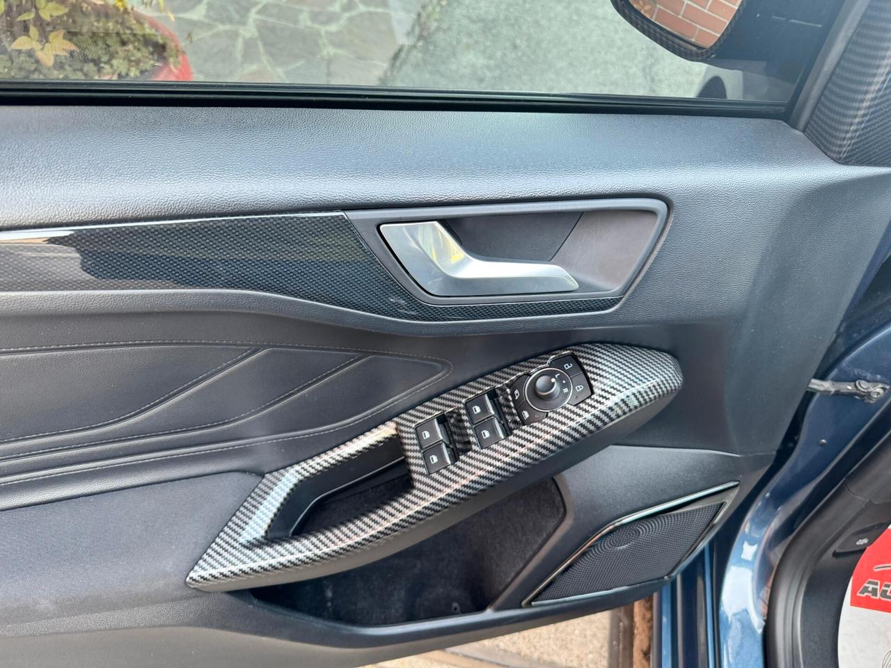 Ford Focus 1.0 EcoBoost Hybrid 125 CV 5p. ST-Line