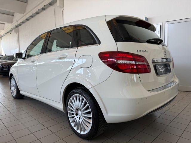 MERCEDES-BENZ B 200 c Sport //LED//NAVI//AUTOMATICA//