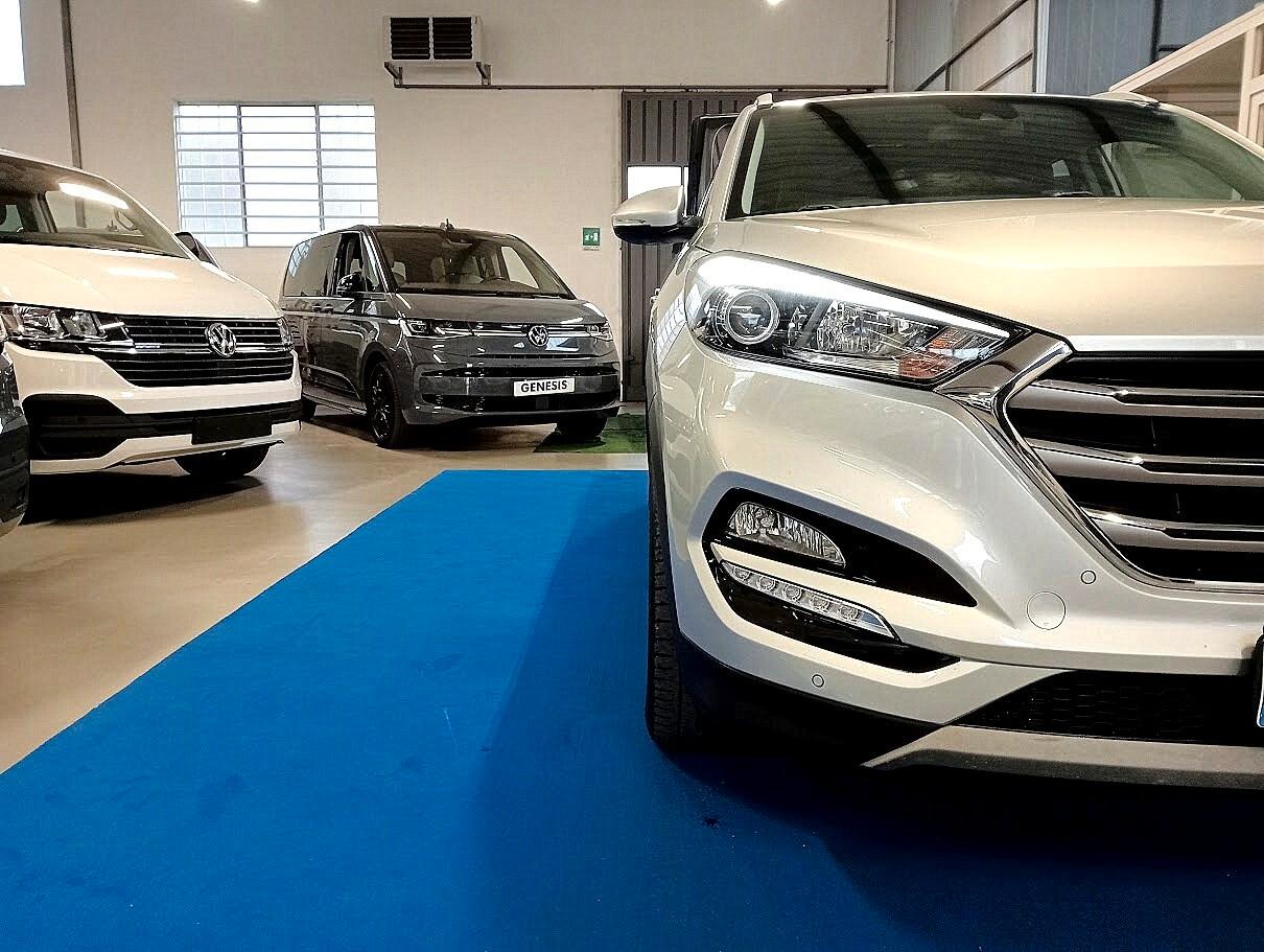 Hyundai TUCSON 1.7 CRDI XPOSSIBLE 19" CAMERA *CAMBIO NUOVO*