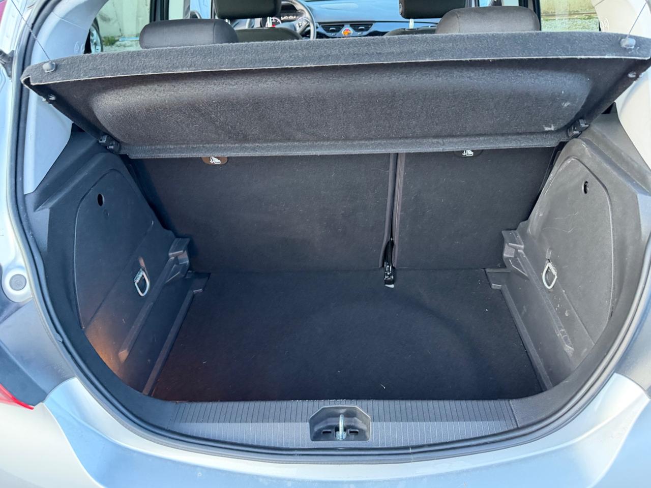 Opel Corsa 1.2 5 porte