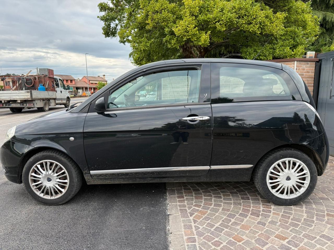 Lancia Ypsilon 1.2 Modamilano