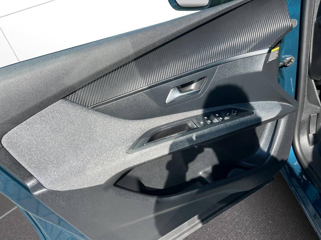 Peugeot 3008 II 1.5 bluehdi Active Business s&s 130cv eat8